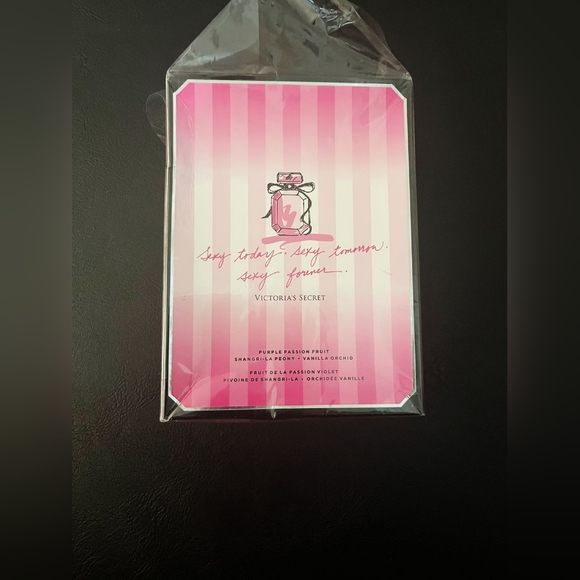 Victoria's secret Bombshell 100ml brand new - Picture 3 of 6